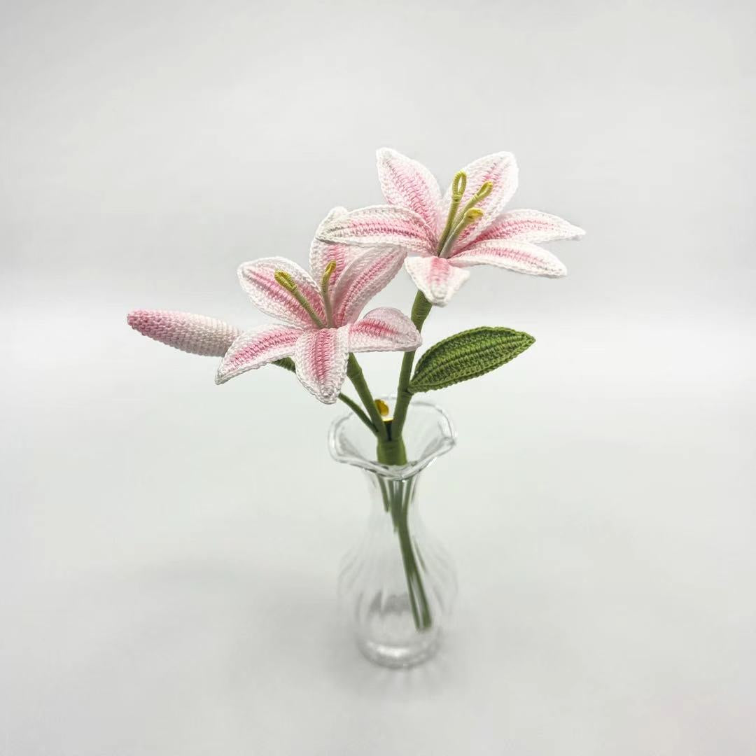 Crochet Hug - Micro Crochet Big Lily Brooch (with vase)