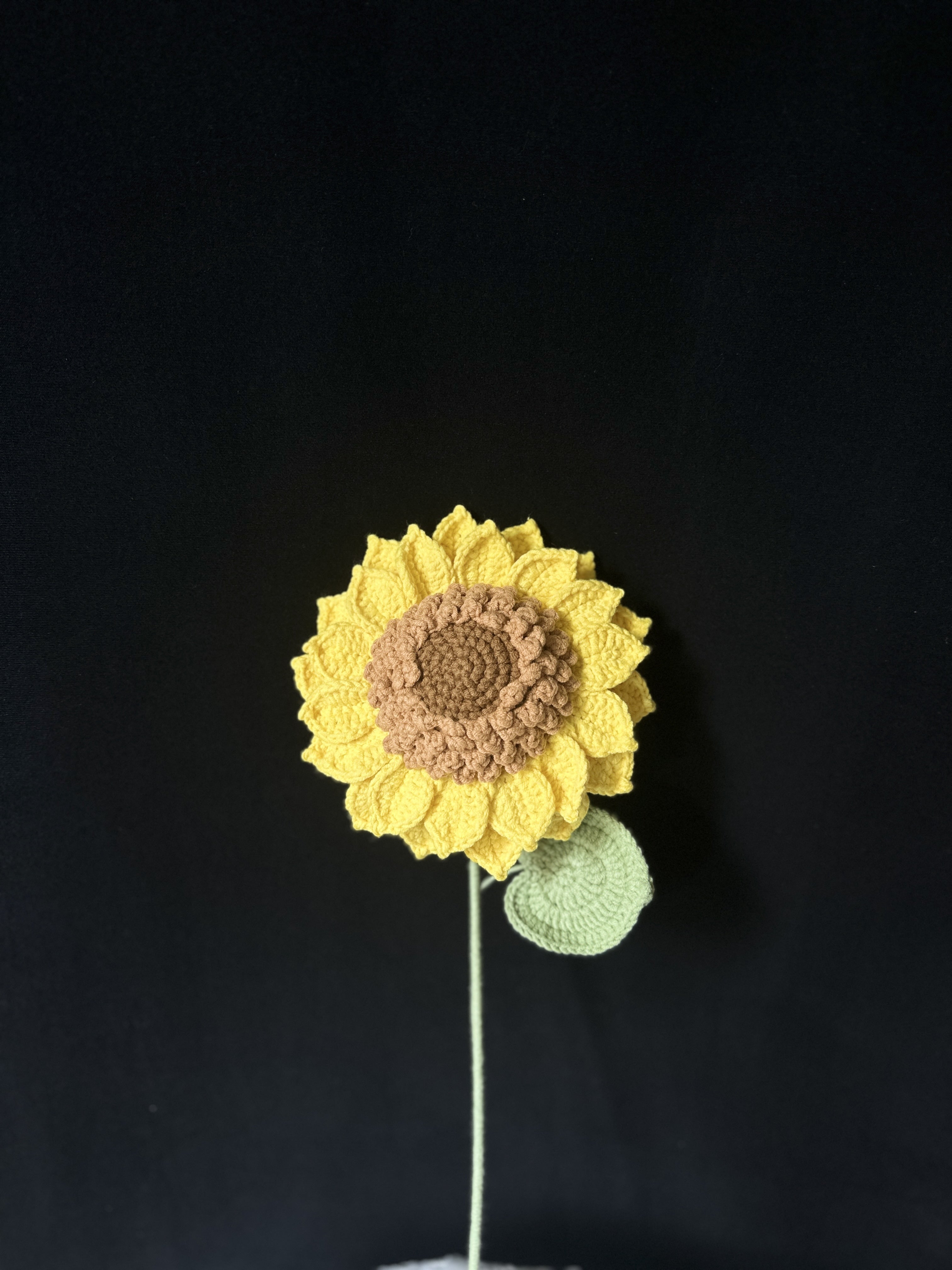 Crochet Hug - Crochet flower - Mega Seede Sunflower