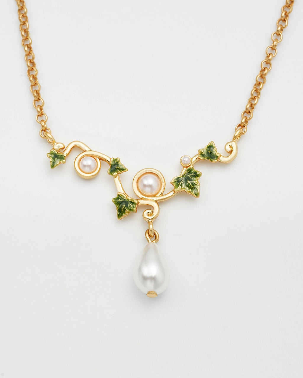 Fable Ivy Pearl Necklace