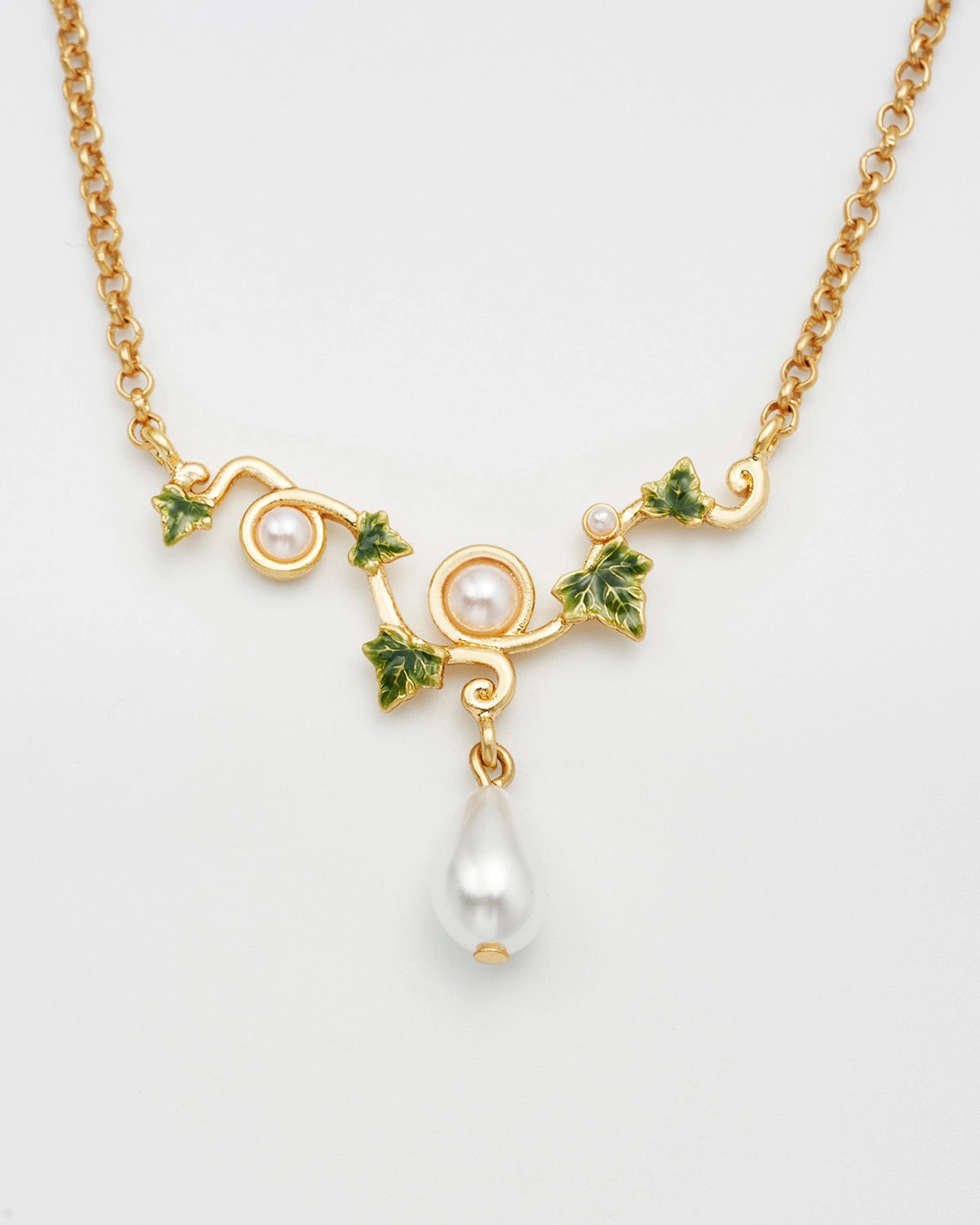 Fable Ivy Pearl Necklace