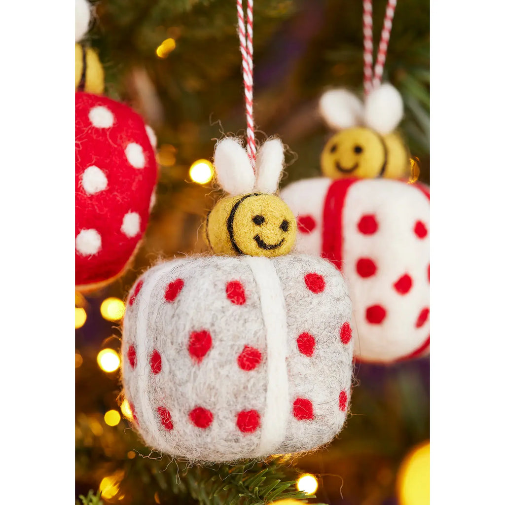 Felt Bee Present Decoration