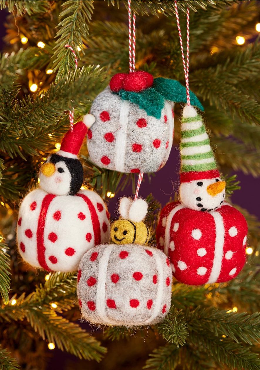 Felt Bee Present Decoration