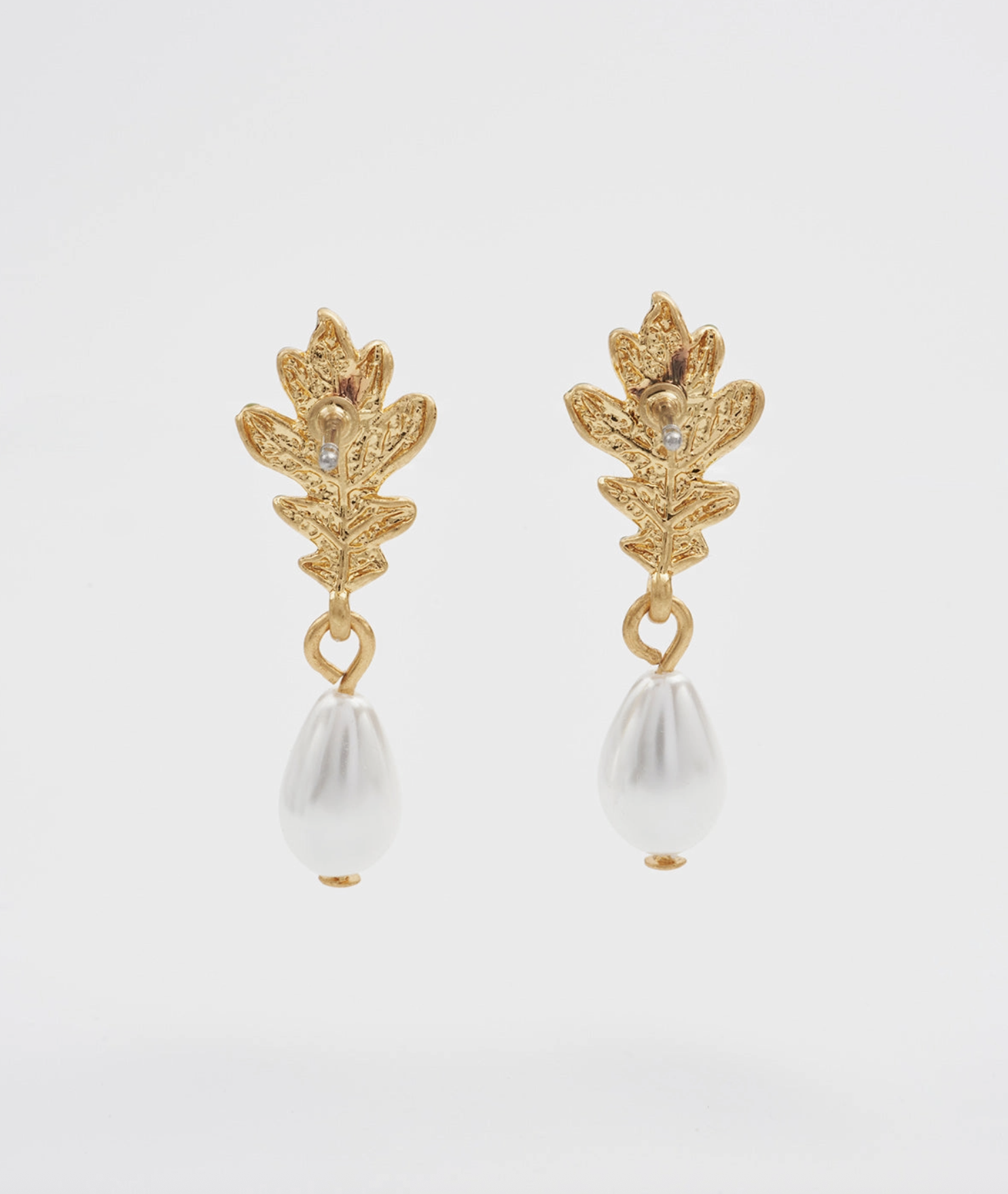 Fable Oak Leaf Pearl Earring - Gold