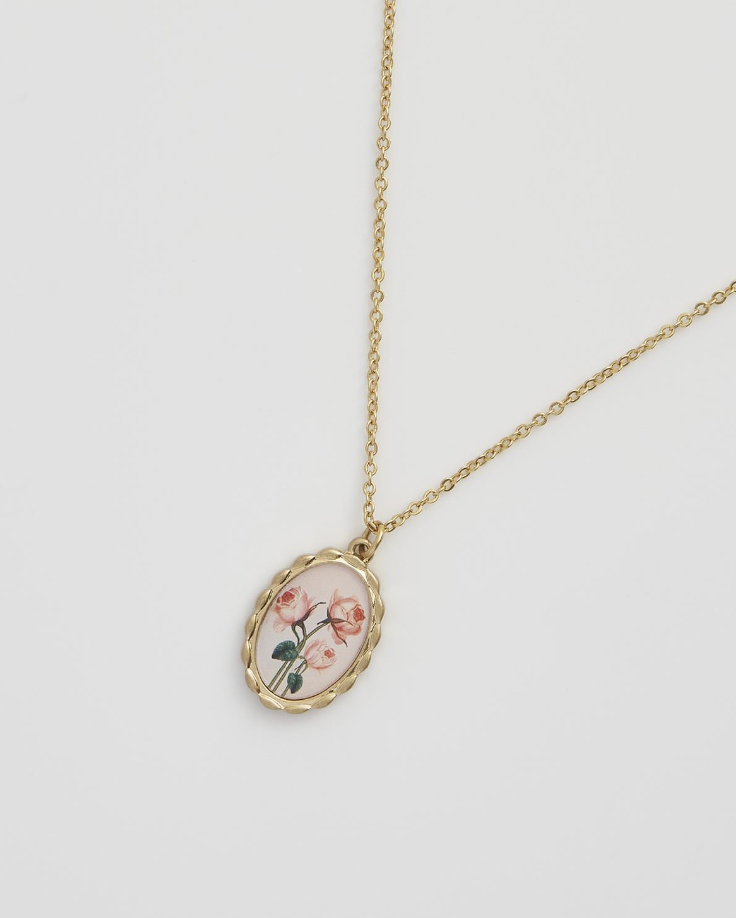 Fable Framed Roses Necklace